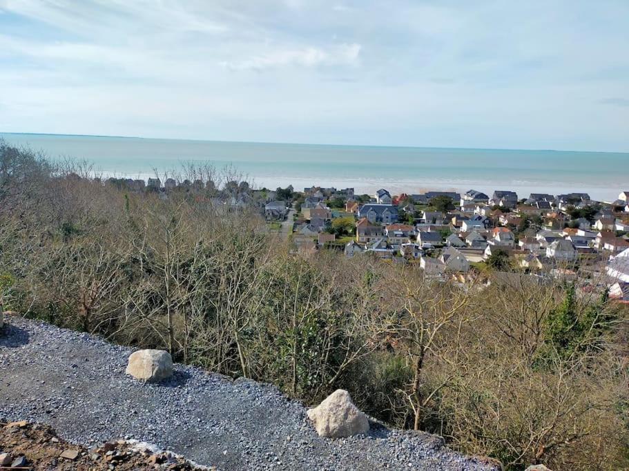 Maison Au Calme Bord De Mer Jullouville-les-Pins Exteriör bild